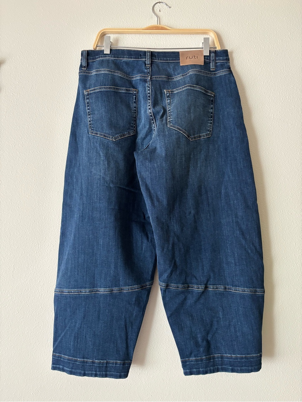 RUTI Wide-Leg Flare Women’s Jeans in Dark Blue Wash Size 12p - Picture 3 of 6